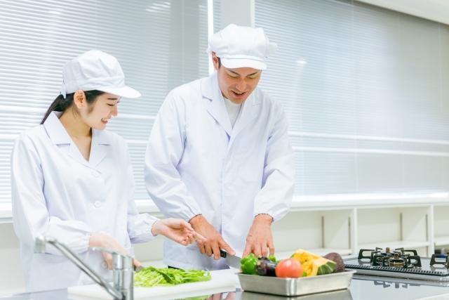 【未経験歓迎/機内食の運搬・搭載スタッフ】機内食を運搬する業務