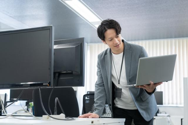 【リモート勤務/フロントエンドエンジニア】Webサイトの制作とデザイン