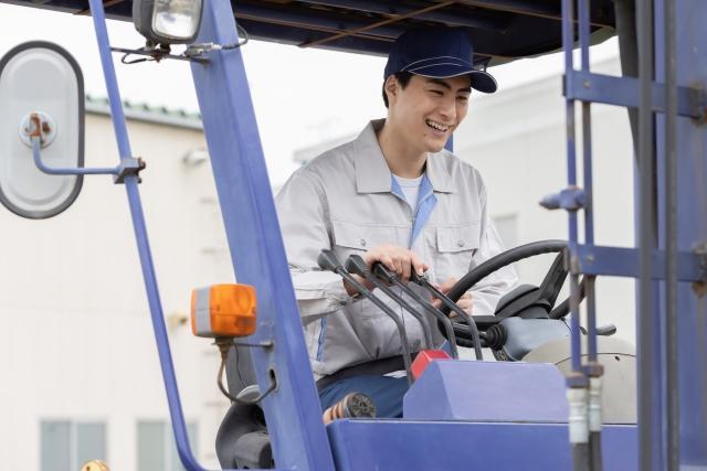 【転勤なし／北見市、紋別市、標茶町／ルートセールス】主に酪農機器の販売・メンテナンスを担い、北海道の酪農を支えています。