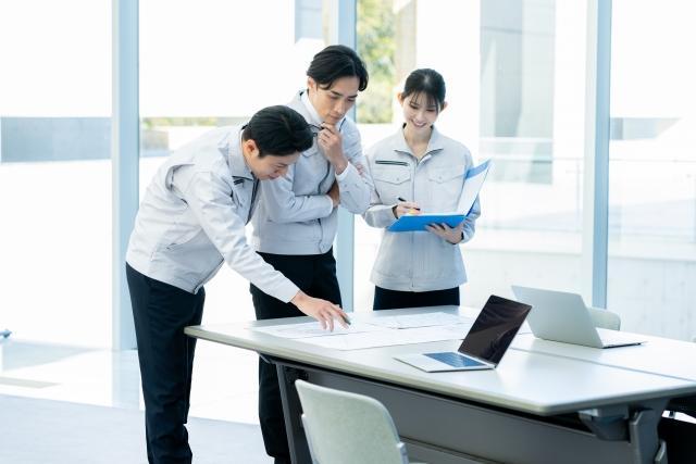 【転勤なし/橋梁・水門等のCAD・図面設計スタッフ】業績を拡大させている安定企業